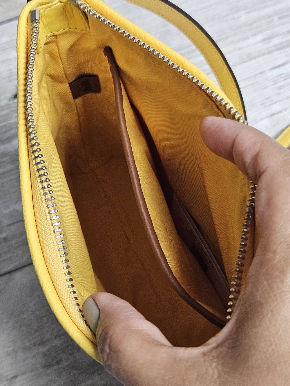 Coach Kitt Messenger Crossgrain Leather Crossbody Bag Yellow New CC526 - Picture 12 of 12
